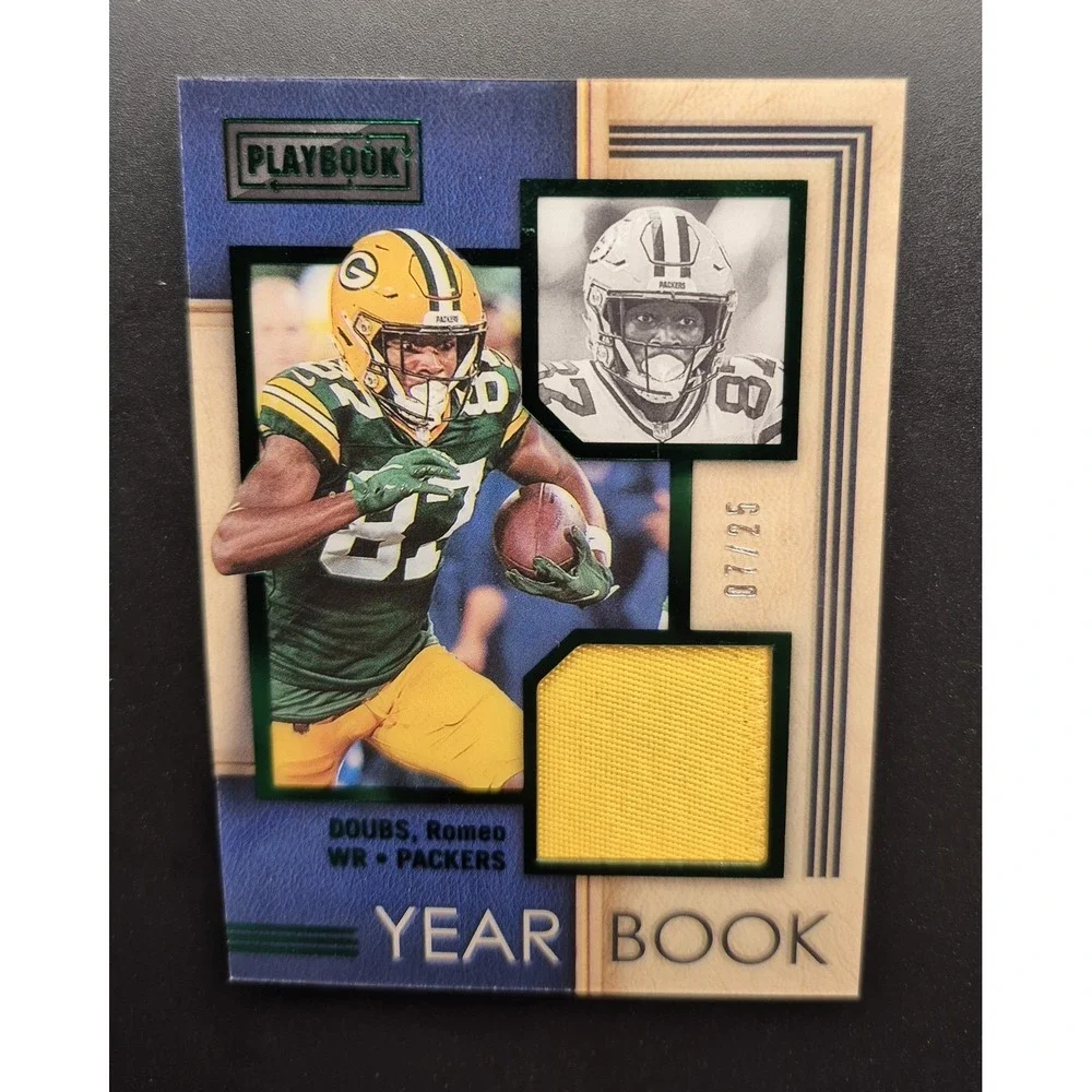 2022 Panini Playbook Romeo Doubs #YS-40 Yearbook Swatches Green /25 (MEM, RC)